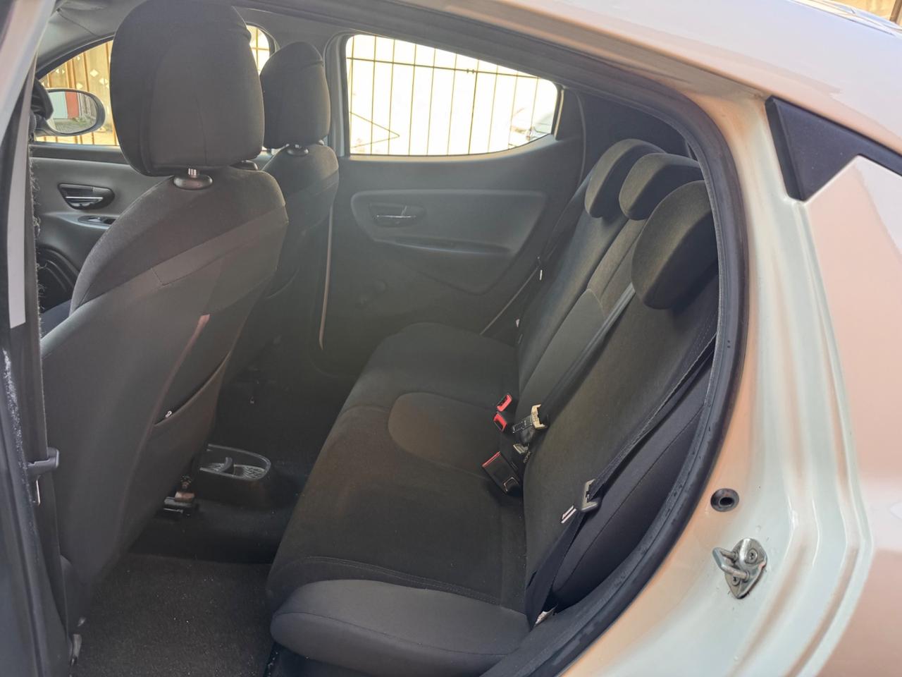 Lancia Ypsilon 1.2 69 CV Ok Neopatentati