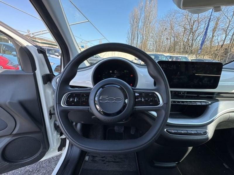 FIAT 500 500e 500E 3+1 42 KWH ICON +