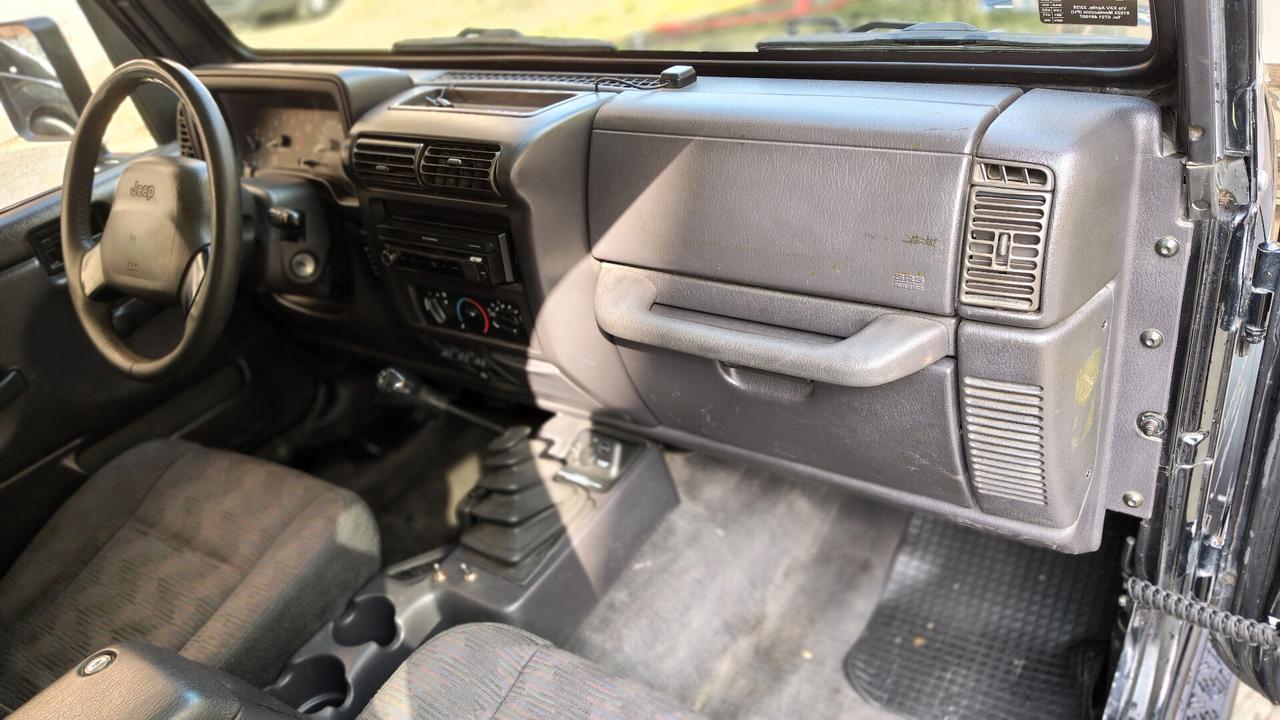 Jeep Wrangler 4.0 Sport ASI 4 posti