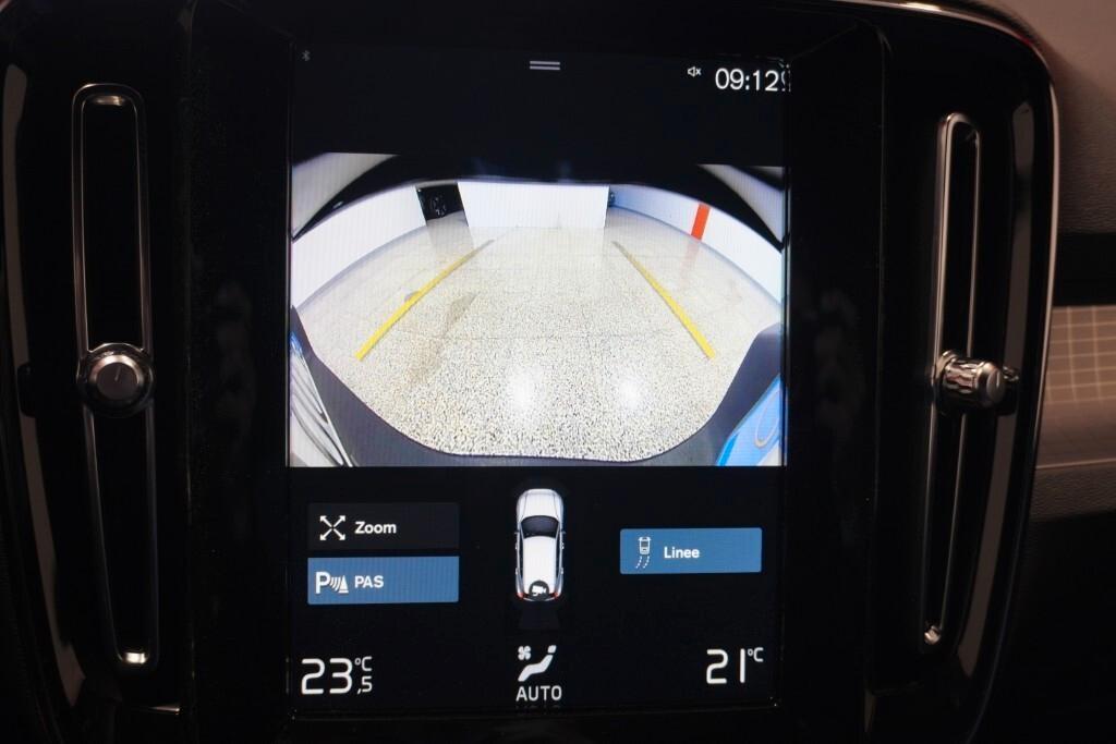 VOLVO XC40 1.5 T2 129CV AUTOM. CORE ( FARI LED - COCKPIT - CRUISE - NAVI - MIRROR - PDC - TELECAMERA POST. - CERCHI 18 )
