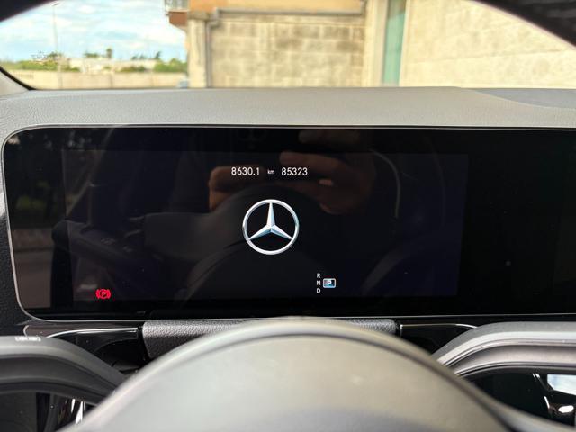 MERCEDES-BENZ GLA 180 d Automatic Business Extra