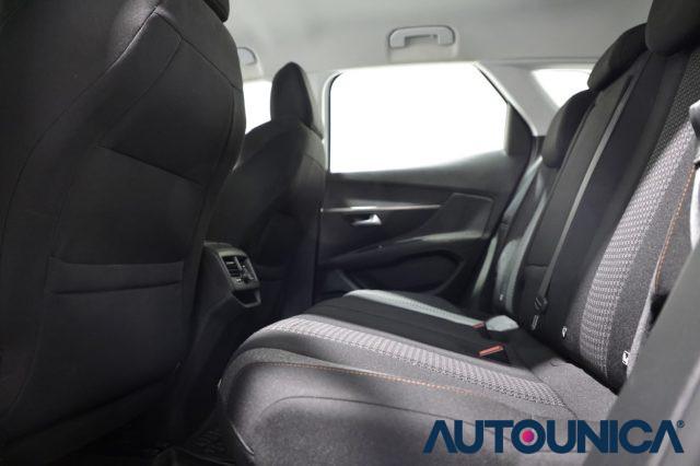 PEUGEOT 3008 PURETECH TURBO 130 S&S ACTIVE