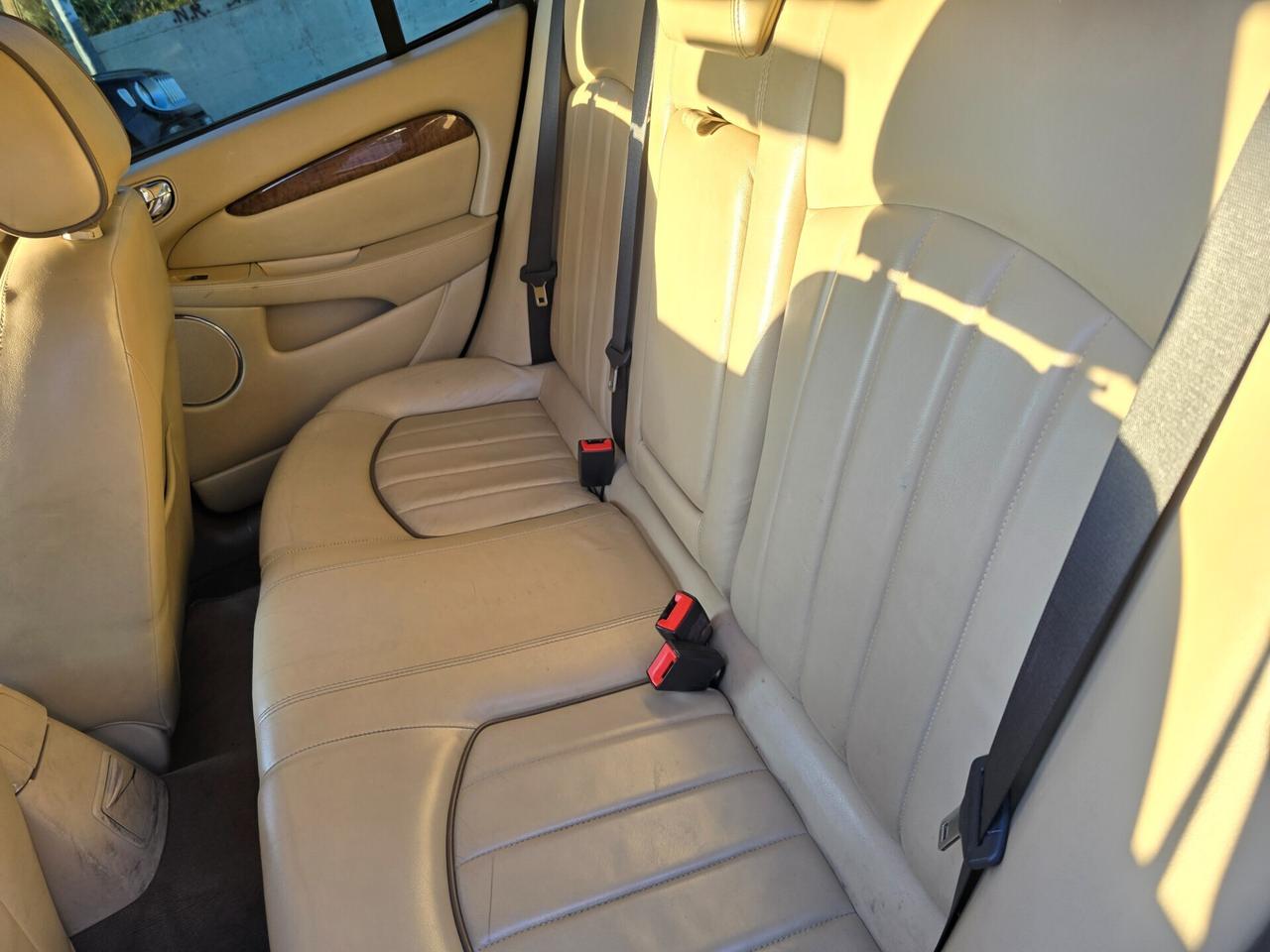 Jaguar X-Type 2.2D cat Executive