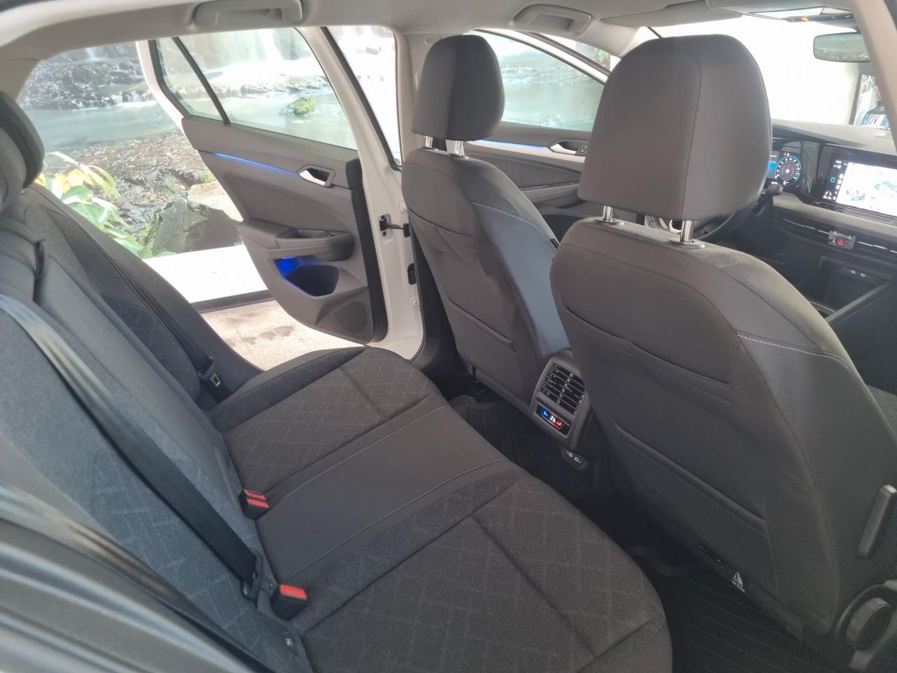 Volkswagen Golf 1.5 TGI DSG Life, 37800KM!!