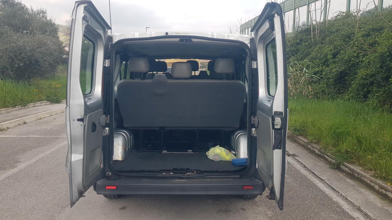 Opel Vivaro 9 posti