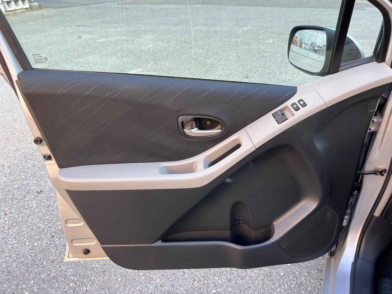 Toyota Yaris 1.3 5 porte Sol