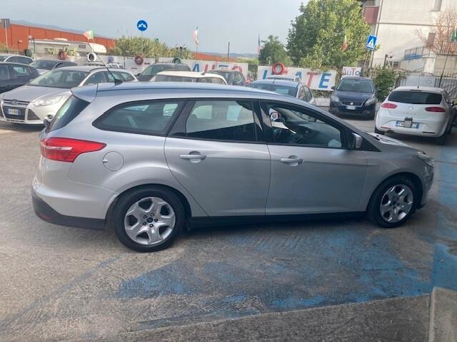 Ford Focus 1.6 120 CV GPL SW Titanium