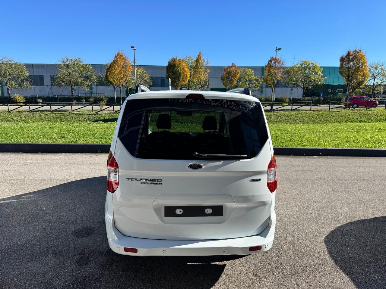 Ford Tourneo Courier 1.0 EcoBoost