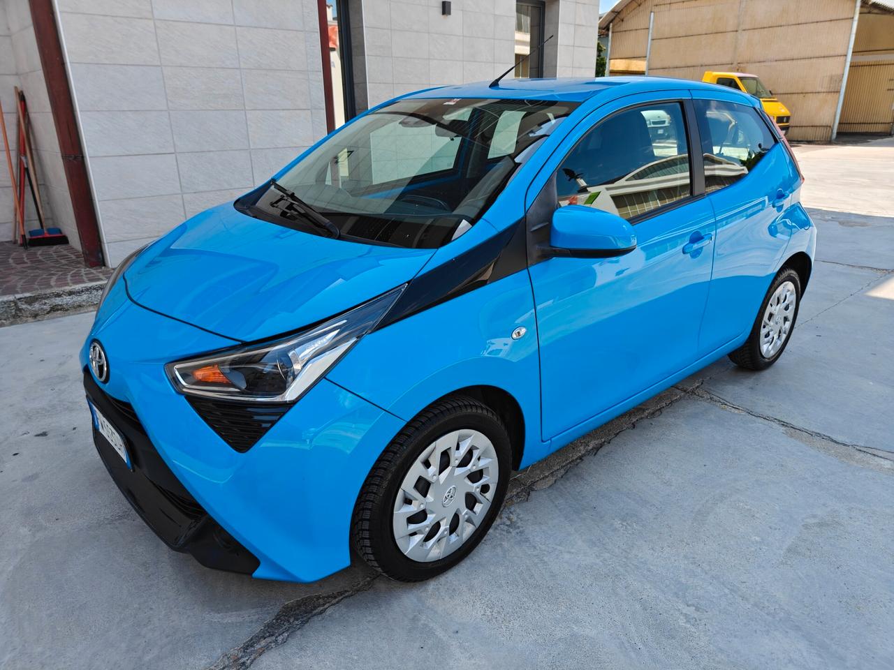 Toyota Aygo 1.0 VVT-i 72 CV 5 porte x-fun