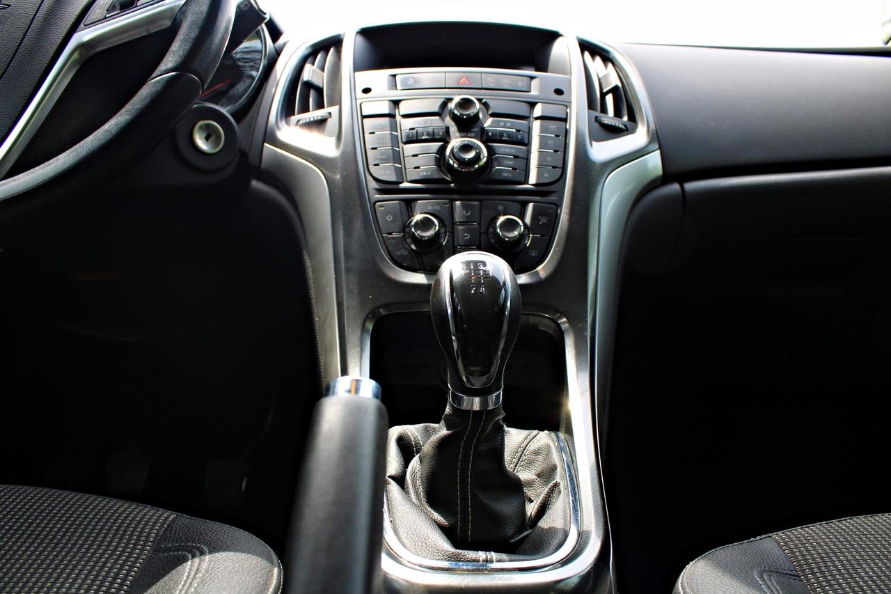 Opel Astra 1.4 100CV 5 porte Cosmo