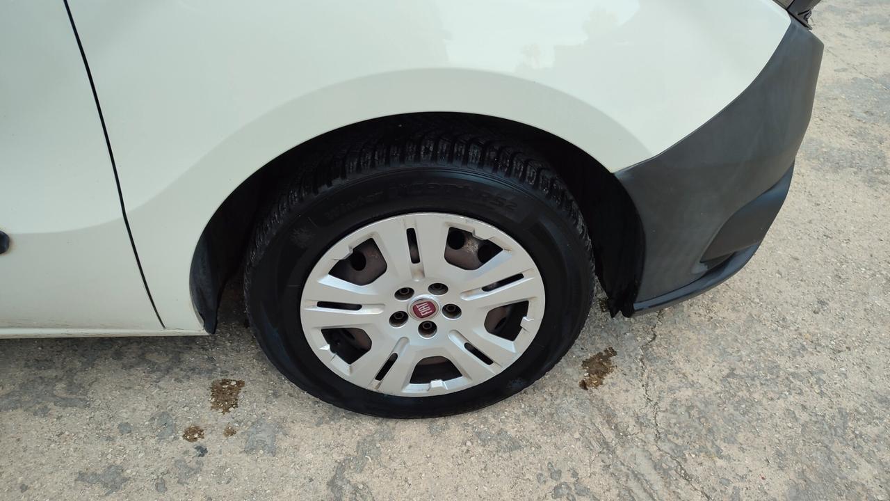 Fiat Doblo 1.6 MJT - 3 POSTI -