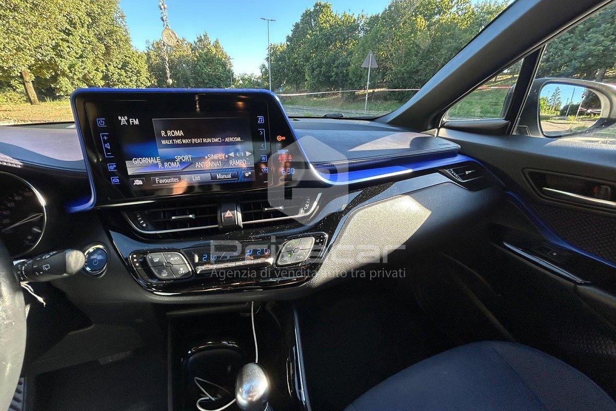 TOYOTA C-HR 1.8 Hybrid E-CVT Style