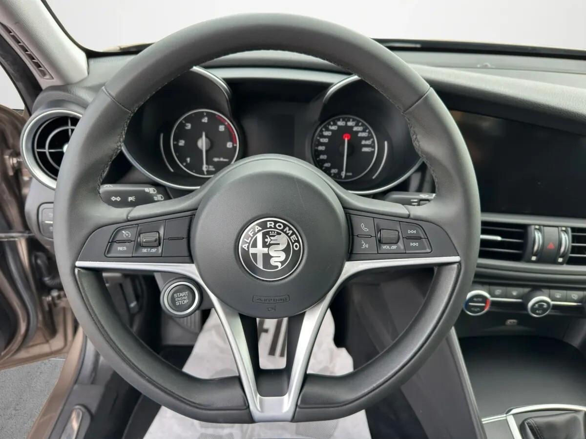 Alfa Romeo Giulia 2.2 Turbodiesel 180 CV Super