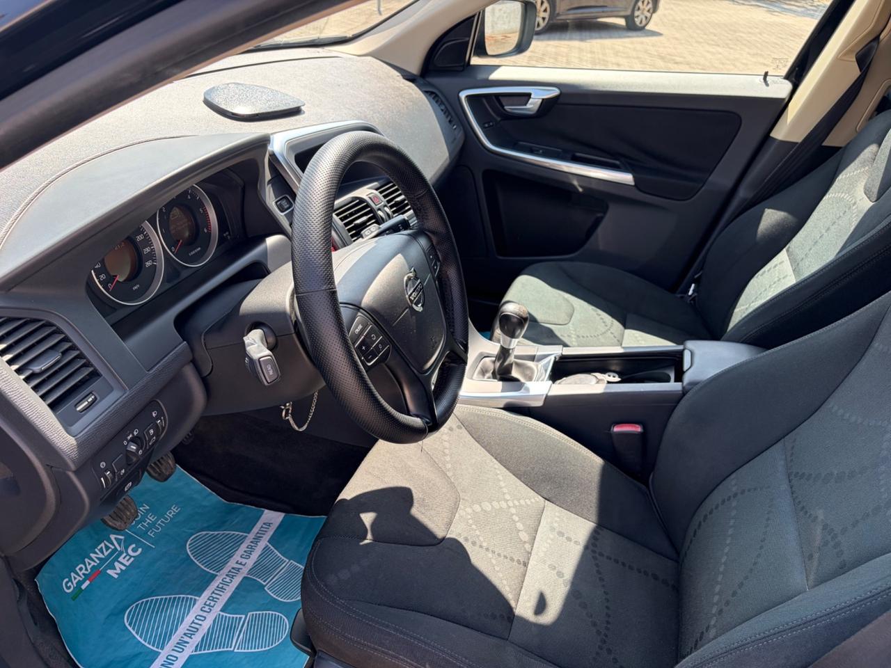 Volvo XC60 2.0 DRIVe Momentum - 2012