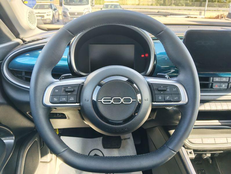 FIAT 600 1.2 hybrid 145cv auto