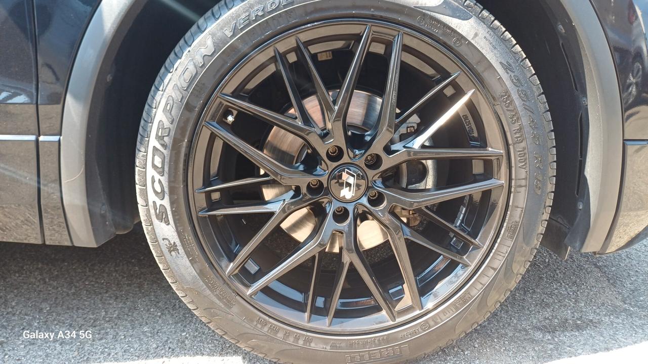 Volkswagen Tiguan 1.6 TDI R-LINE TETTO APRIBILE