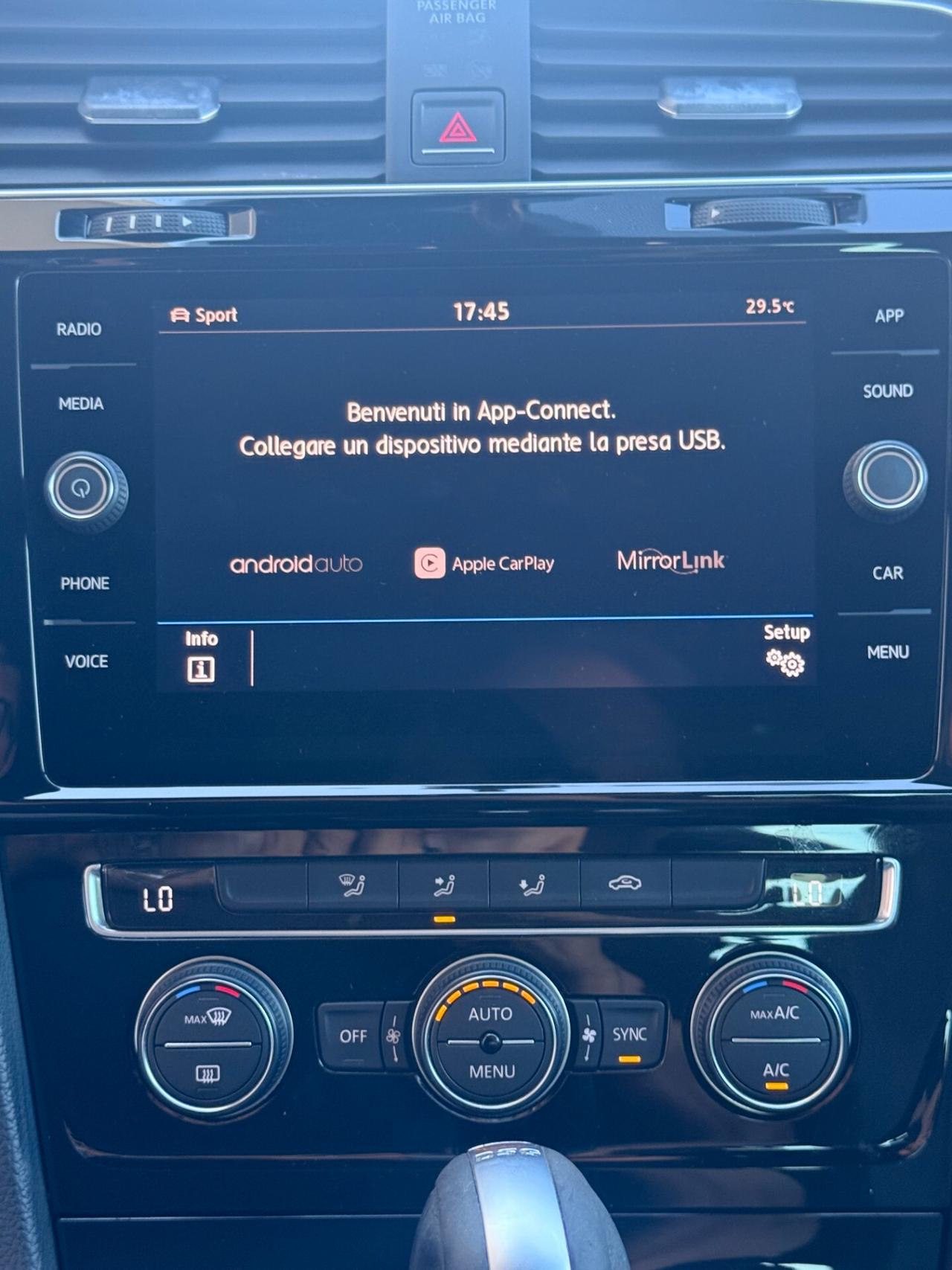 Volkswagen Golf 5p 1.6 tdi Highline 110cv dsg. R-LINE ,APPLE CARPLAY,ANDROID AUTO,BLUETOOTH,NAVI,FARI LED