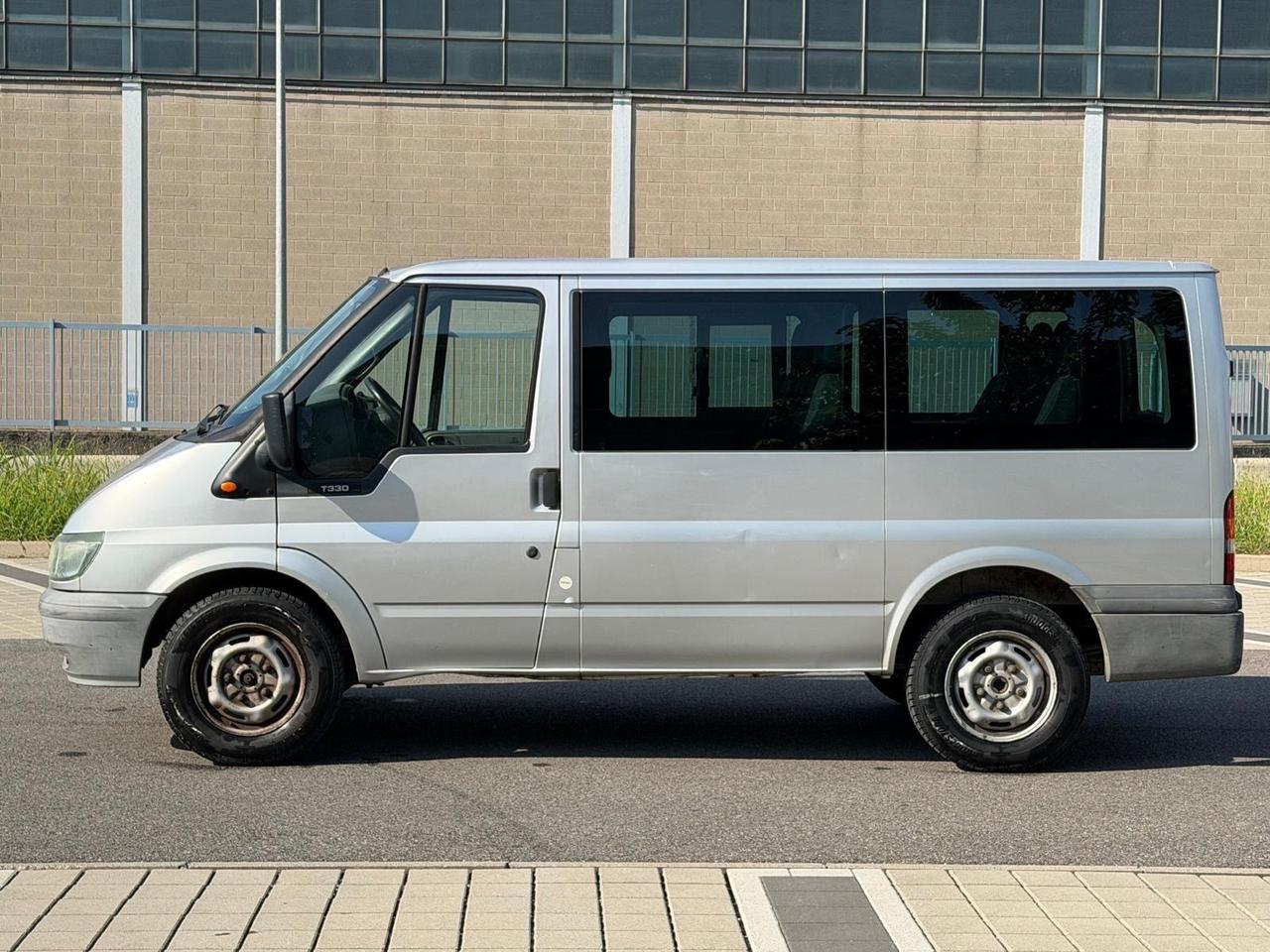 Ford Transit Bus 9 posti