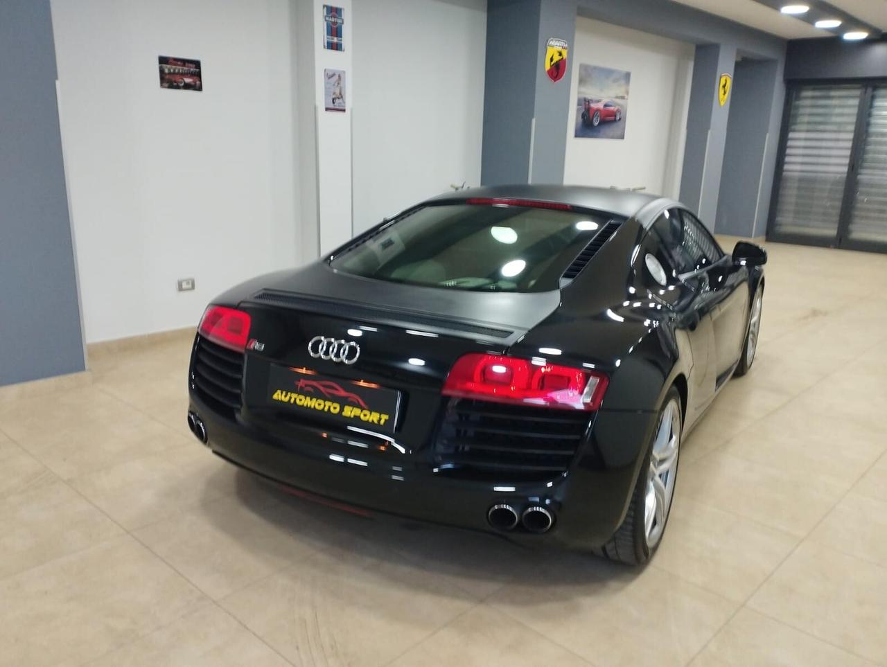 Audi R8 4.2 V8 FSI quattro R tronic