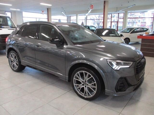 Audi Q3 SUV (35) Blackline 2.0 TDI 150CV S-Tronic