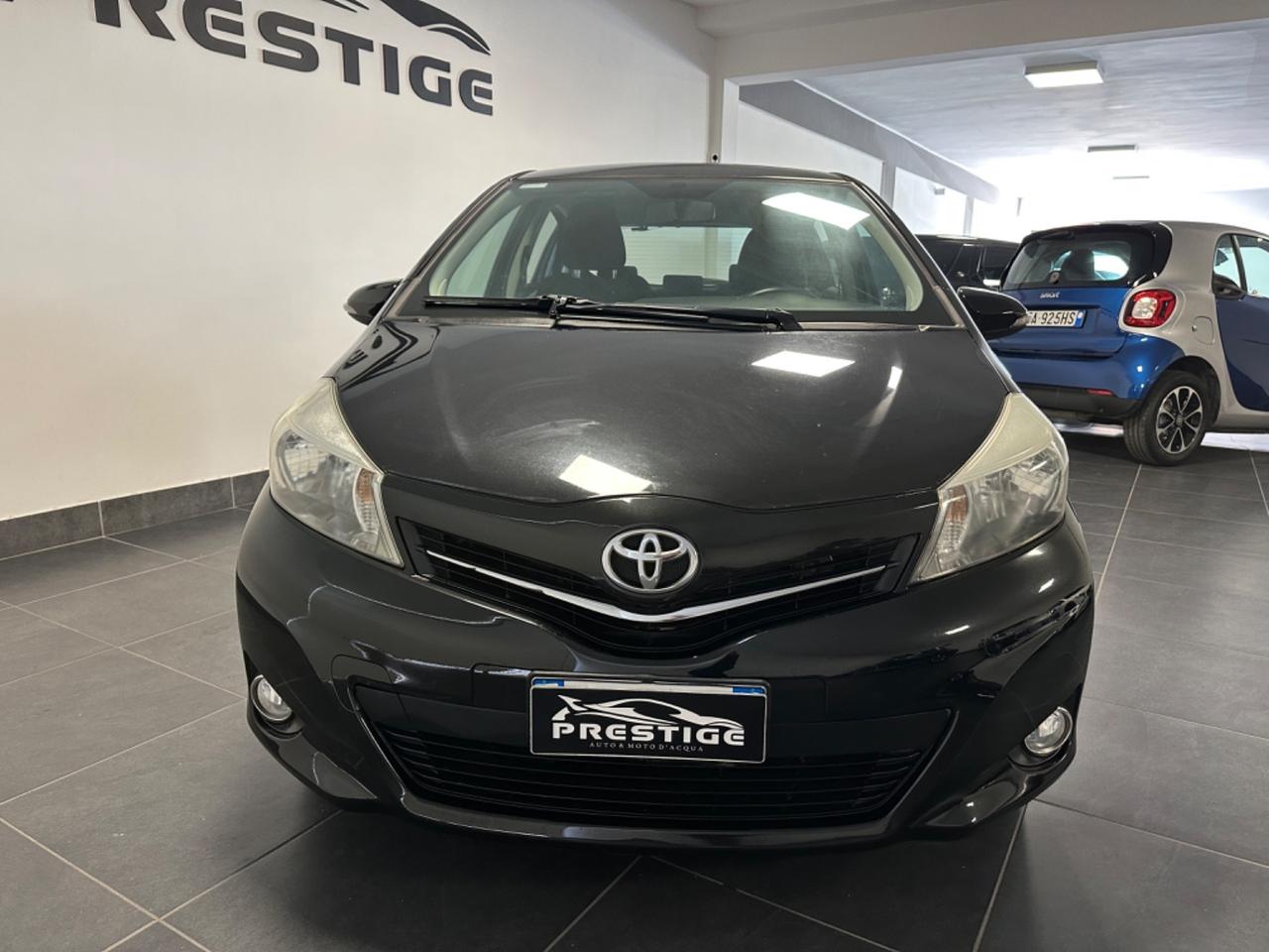 TOYOTA YARIS 1.0 NEOPATENTATI 69CV GARANZIA UNIPRO