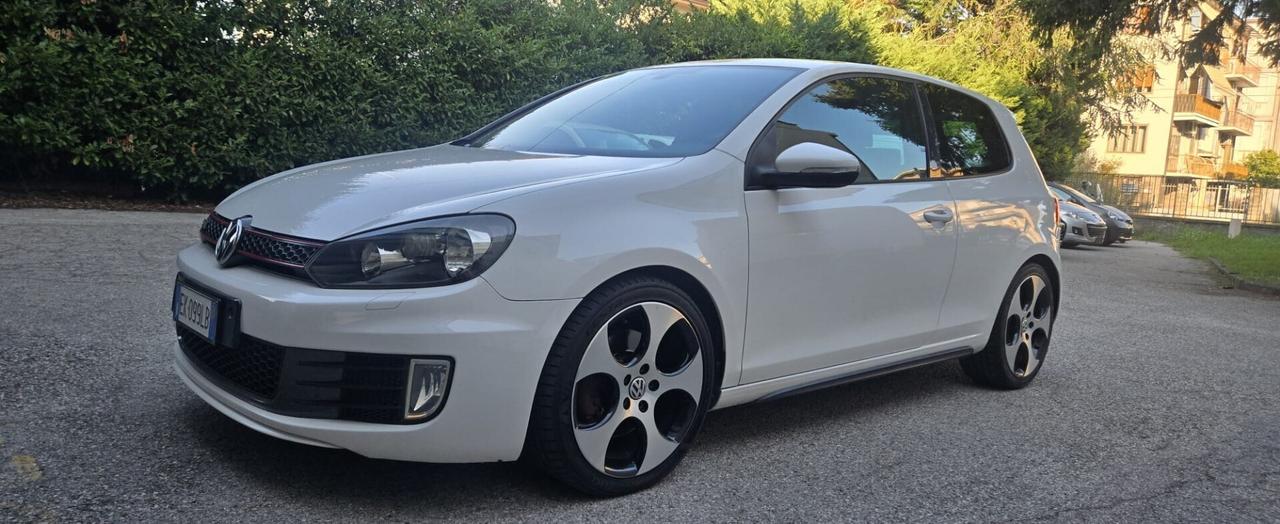 Volkswagen Golf 2.0 TSI 3p. GTI