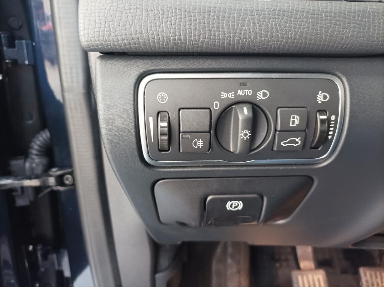 Volvo XC 60 CV 190 D4 Momentum 02/2016