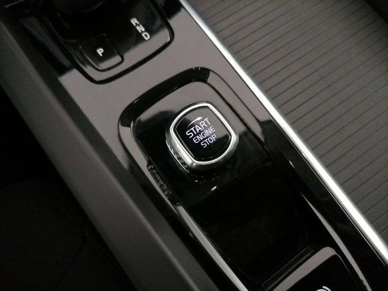 Volvo XC60 2.0 b4 Momentum auto