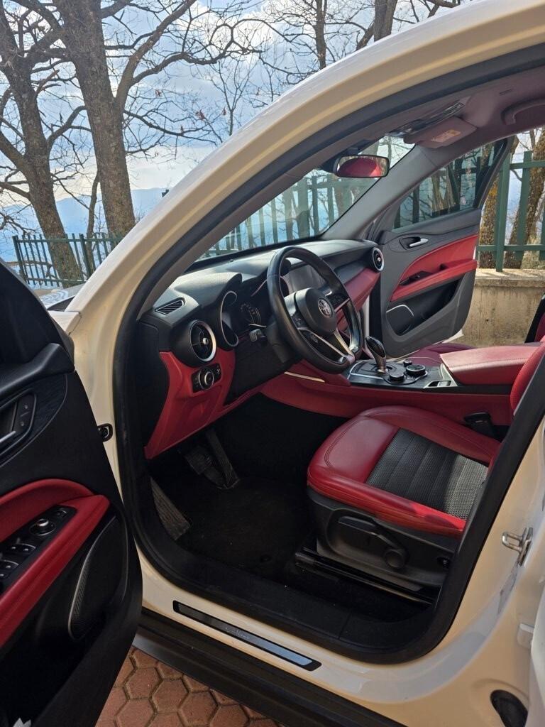 Alfa Romeo Stelvio 2.2 Turbodiesel 190 CV AT8 RWD Executive
