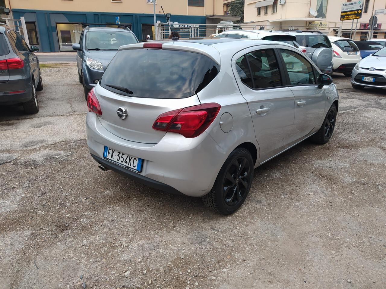 Opel Corsa 1.2 5 porte Innovation Neopatentati