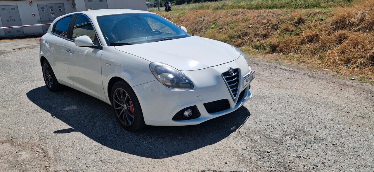 Alfa Romeo Giulietta 1.6 JTDm-2 105 CV Distinctive DISTRIBUZIONE E TAGLIANDO PASTIGLIE FRENI ESEGUITI