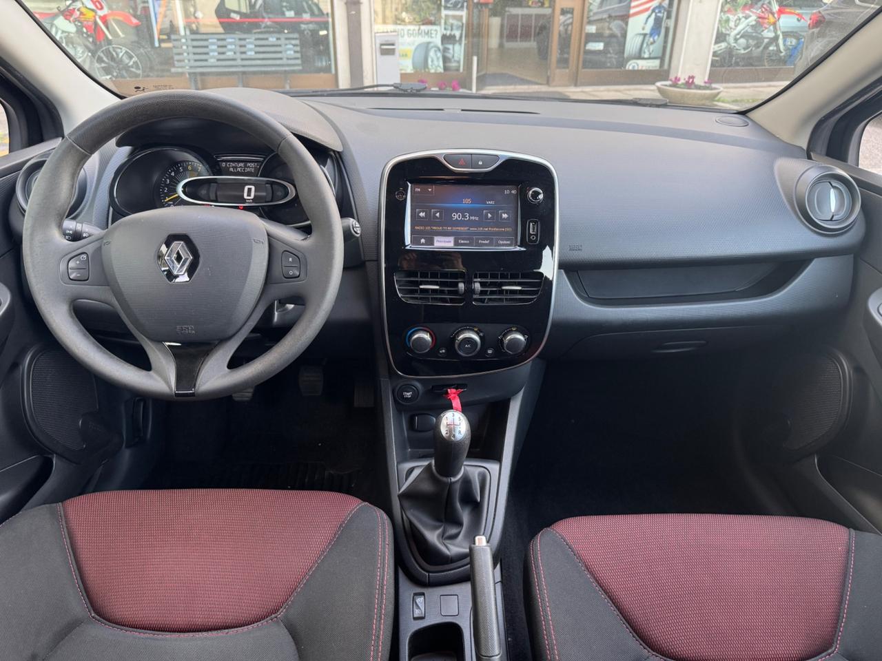 Renault Clio 1.2 75CV