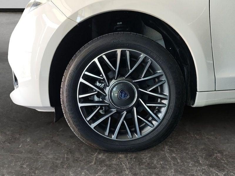 Lancia Ypsilon 1.0 firefly hybrid Gold Plus s&s 70cv 5p.ti
