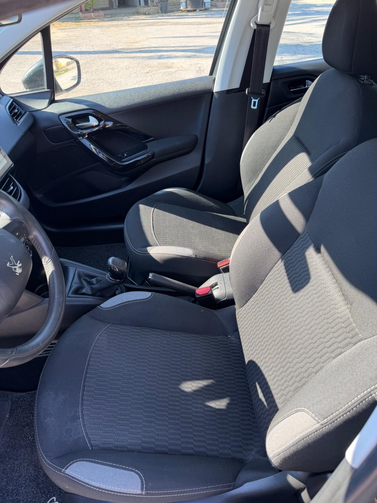 Peugeot 208 BlueHDi 75 5 porte Allure
