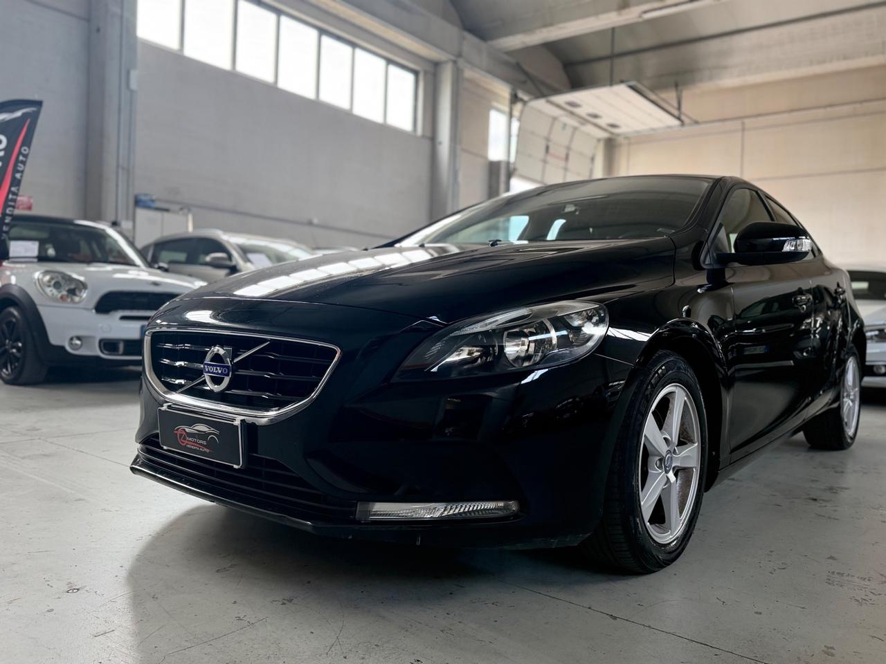 Volvo V40 D2 1.6 Powershift Kinetic NEOPATENTATI
