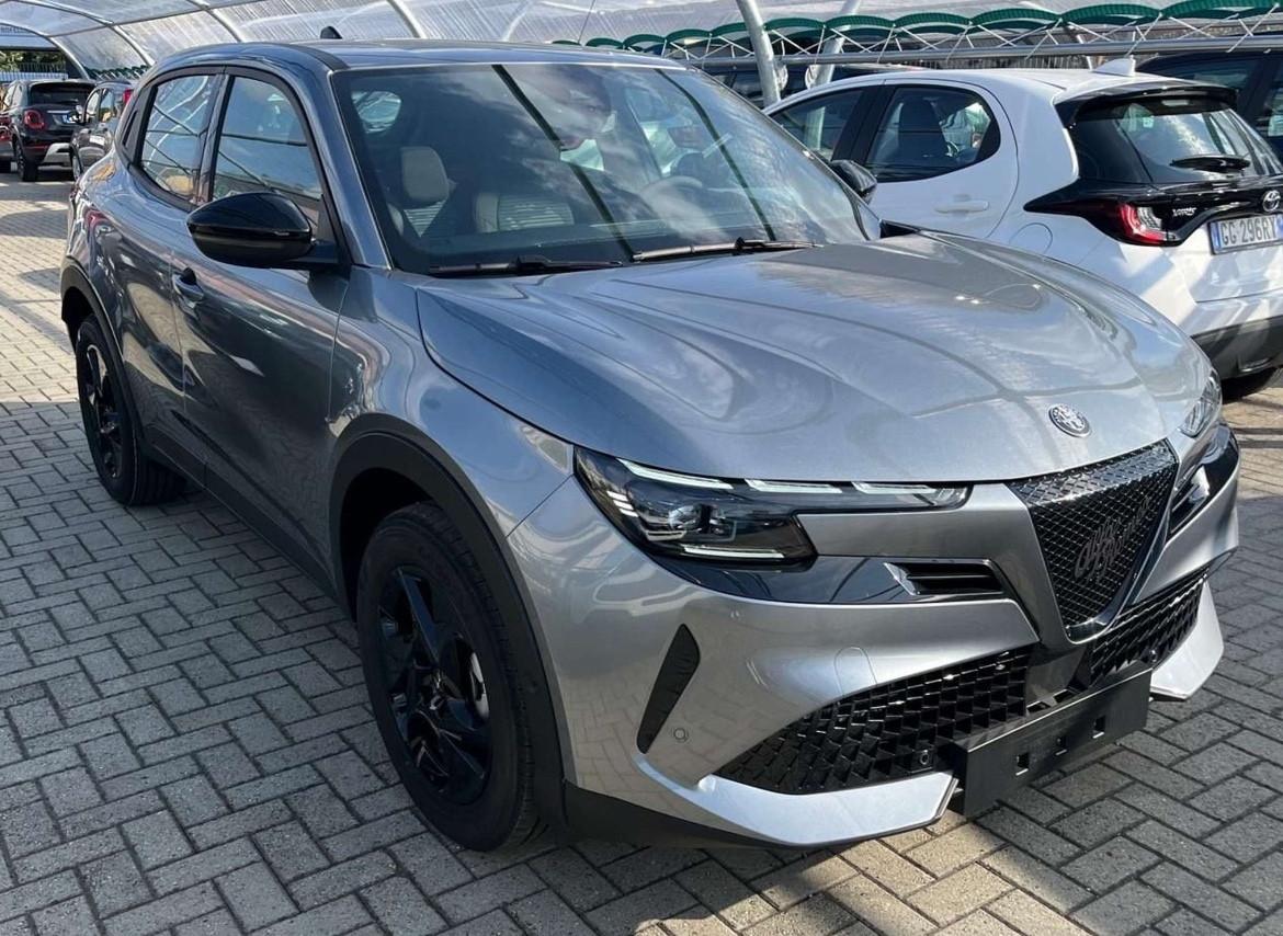 Alfa Romeo Junior 1.2 136 CV Hybrid eDCT6 Speciale AUTO A NOLEGGIO