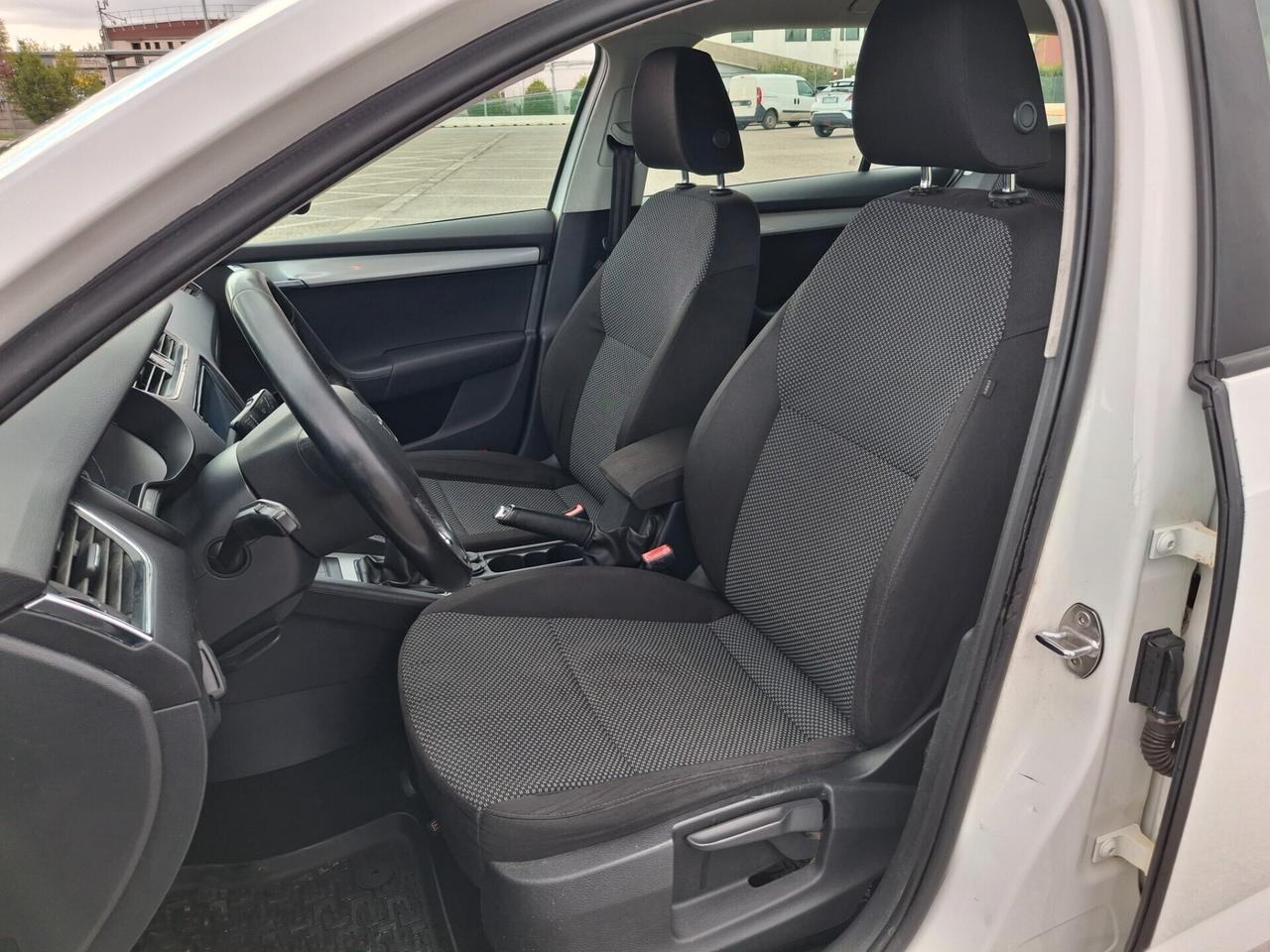 Skoda Octavia 1.6 TDI CR 105 CV.*NAVIGATORE*