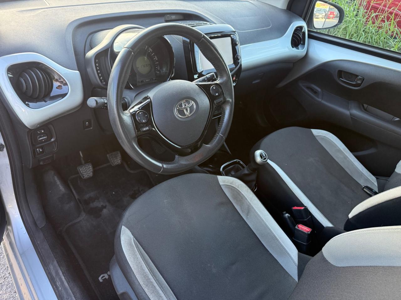 Toyota Aygo 1.0 VVT-i 69 CV 5 porte x-play