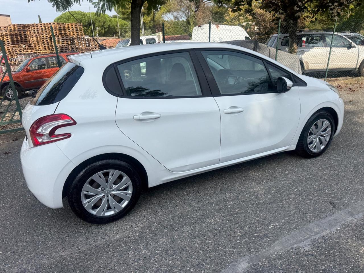 Peugeot 208 PureTech 82 5 porte Allure