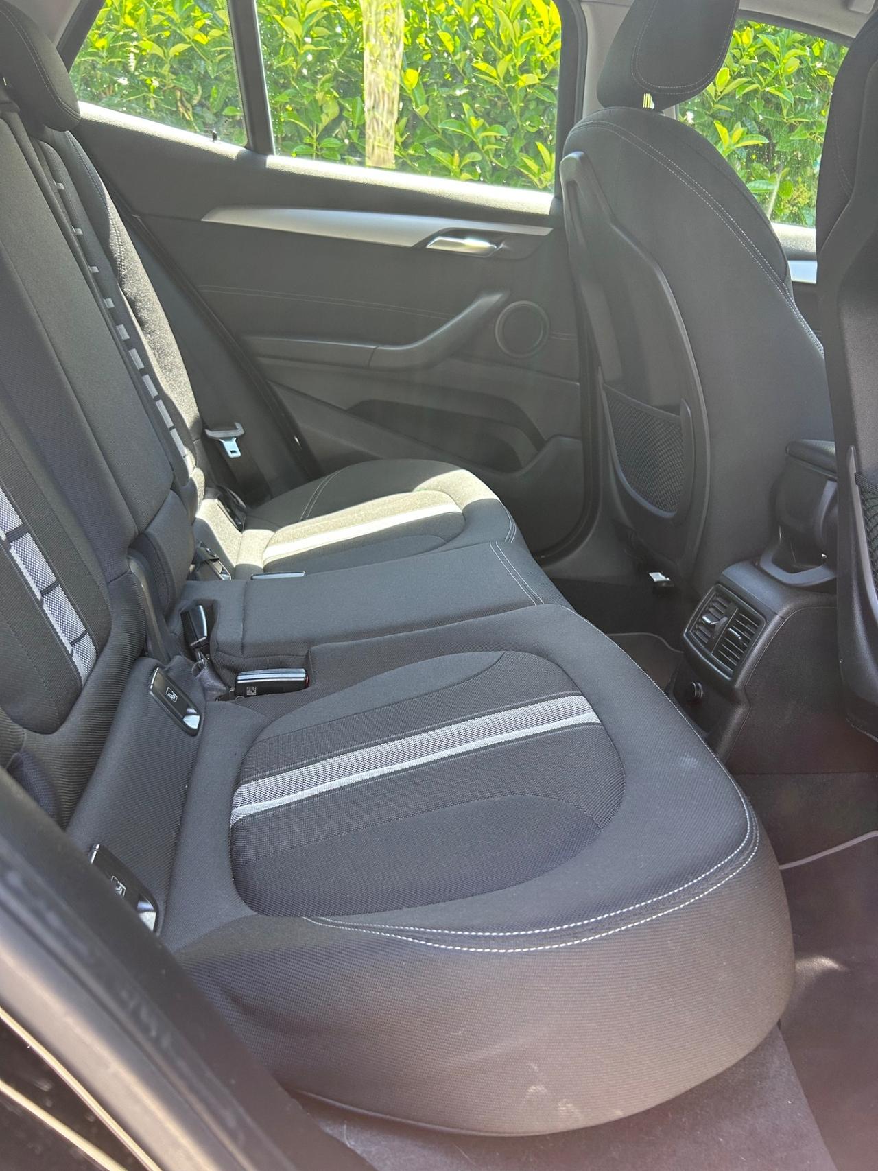 Bmw X2 sDrive18d Business-X