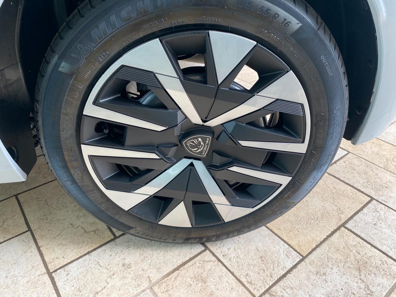 Peugeot 208 5P STYLE 100CV