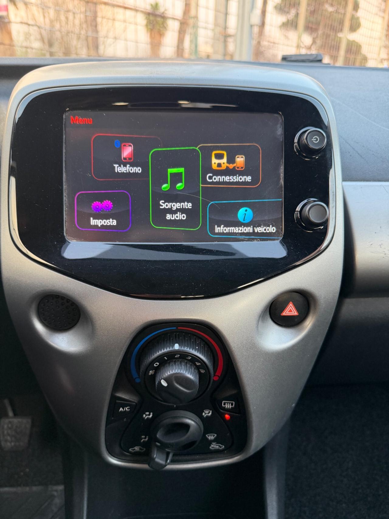 Peugeot 108 VTi 68 5 porte Allure TOP!