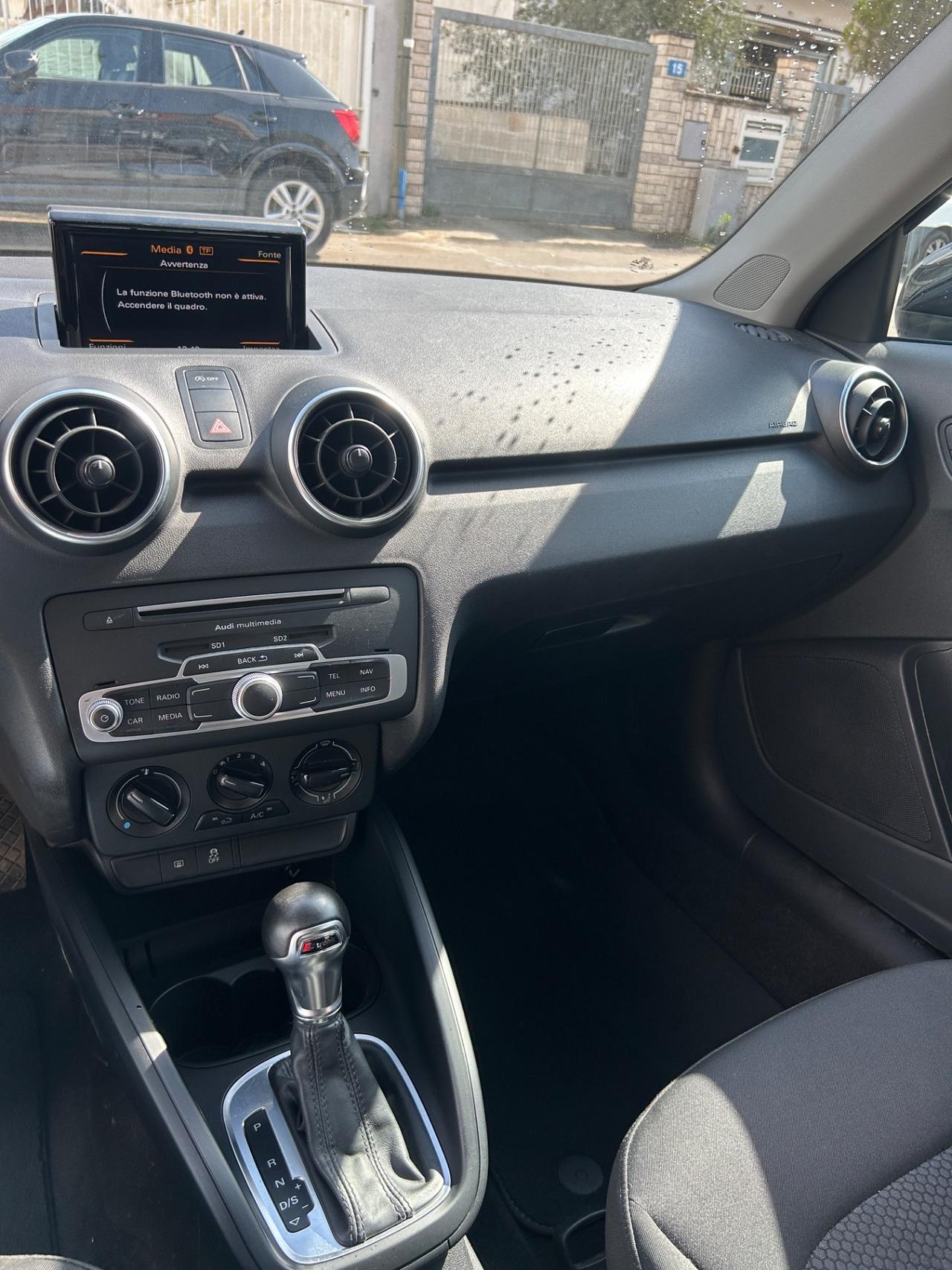 Audi A1 1.4 tdi 90cv S tronic-2015