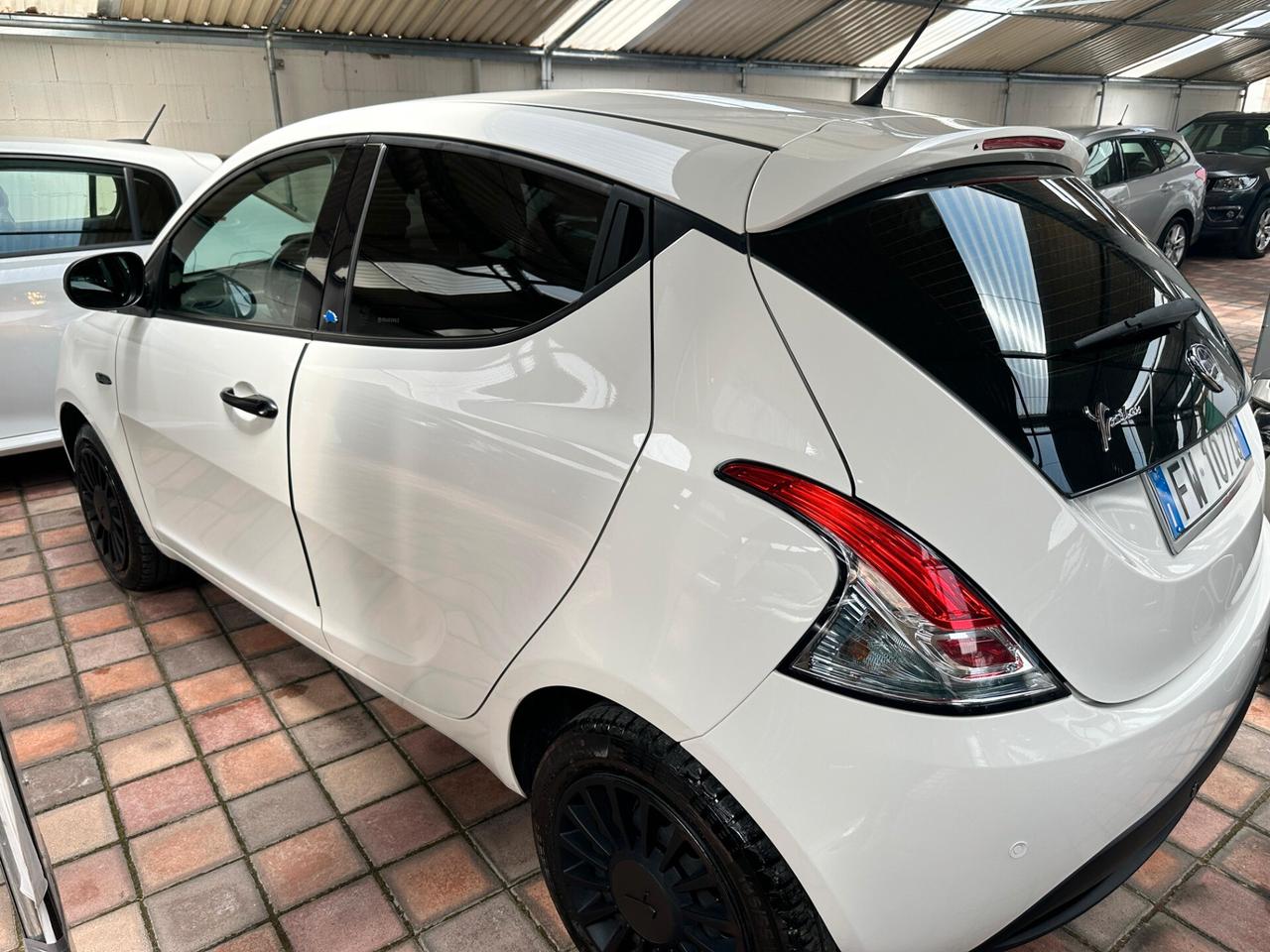 Lancia Ypsilon 1.2 69 CV 5 porte Gold