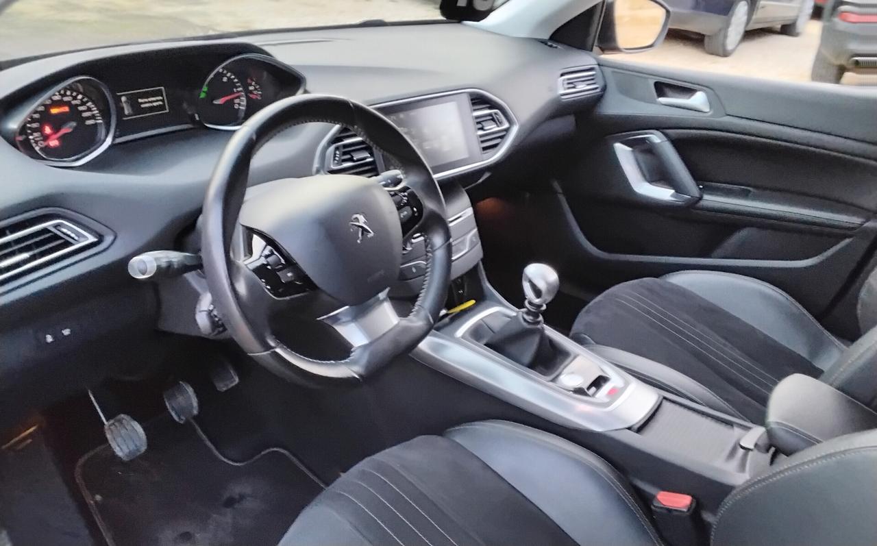 Peugeot 308 BlueHDi 120 S&S Allure