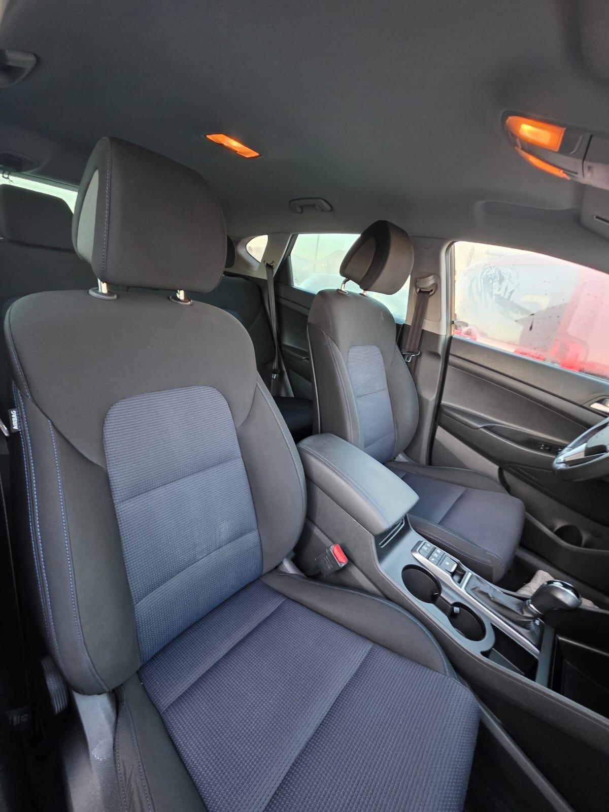 Hyundai Tucson 1.7 CRDi cambio automatico garantita 12 mesi