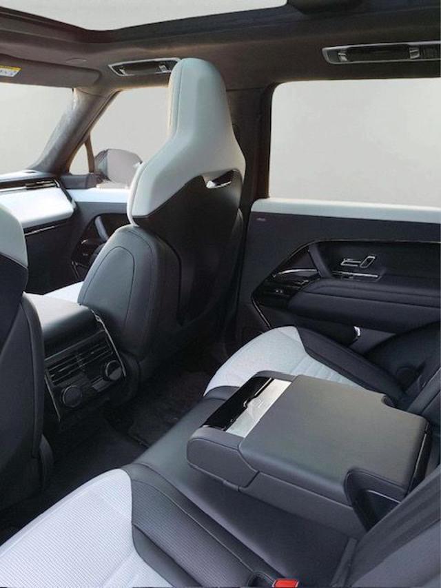 LAND ROVER Range Rover Sport 4.4 V8 635 CV SV Edition
