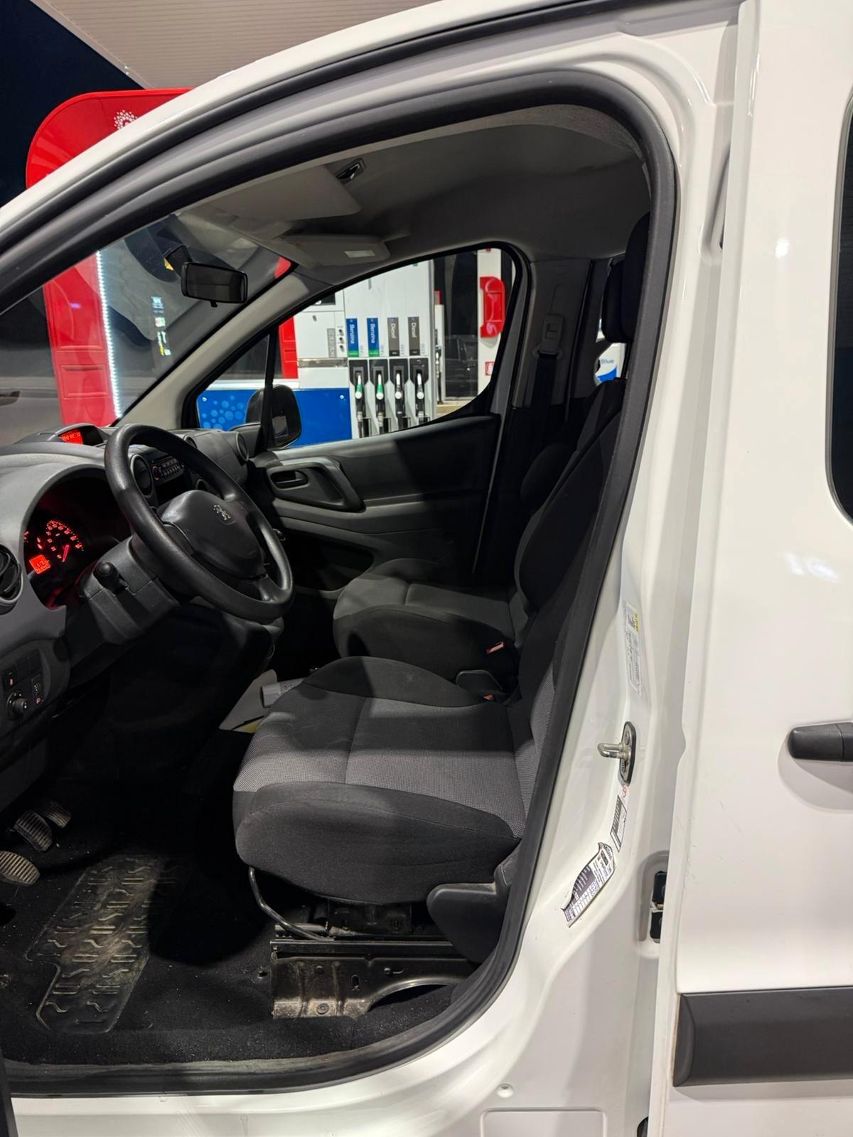 Peugeot Partner Tepee BlueHDi 75 Active