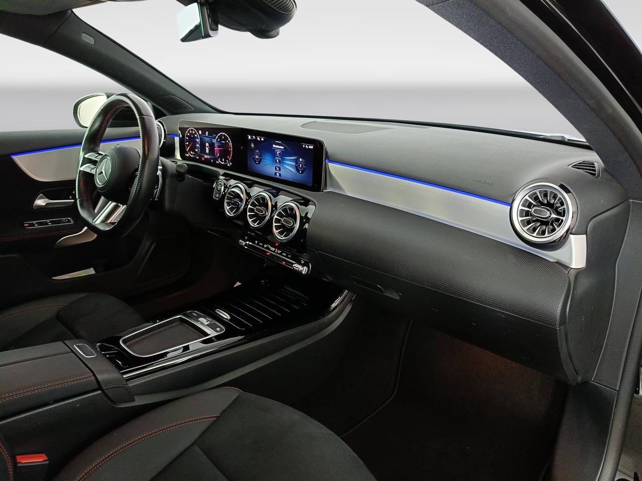 Mercedes-Benz Classe A - W177 2023 - A 180 d AMG Line Advanced Plus auto