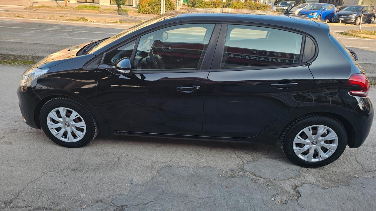 Peugeot 208 BlueHDi 75 5 porte Allure